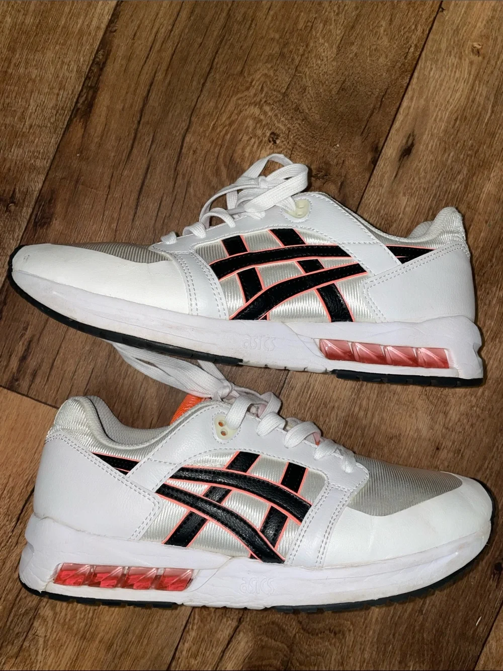 Asics classic athletic